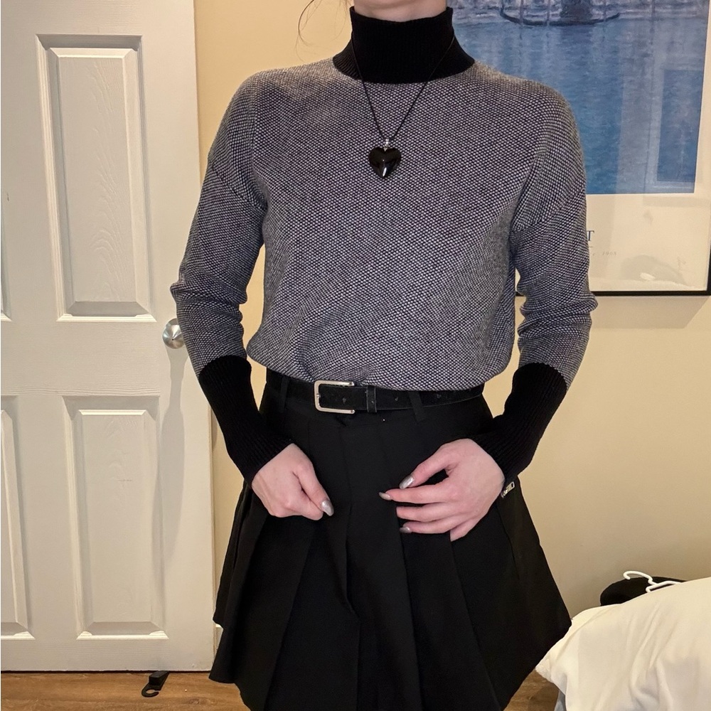 90’s Black and Grey Turtleneck Sweater